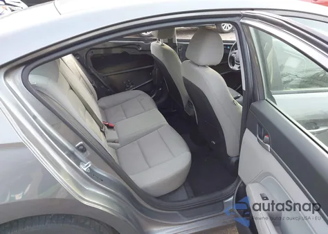 2018 Hyundai Elantra Value Edition из США, поврежденный, VIN 5NPD84LF1JH282736